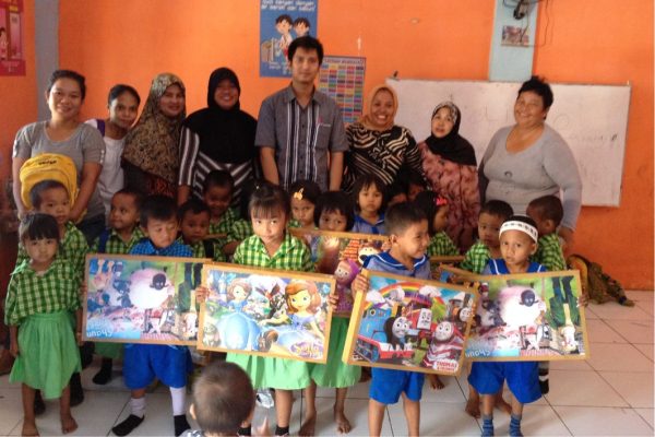 Pembagian Meja di TK Bataumi_2 Pembagian Meja di TK Bataumi_2